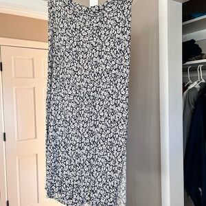 Old Navy Navy and White Floral Maxi Skirt